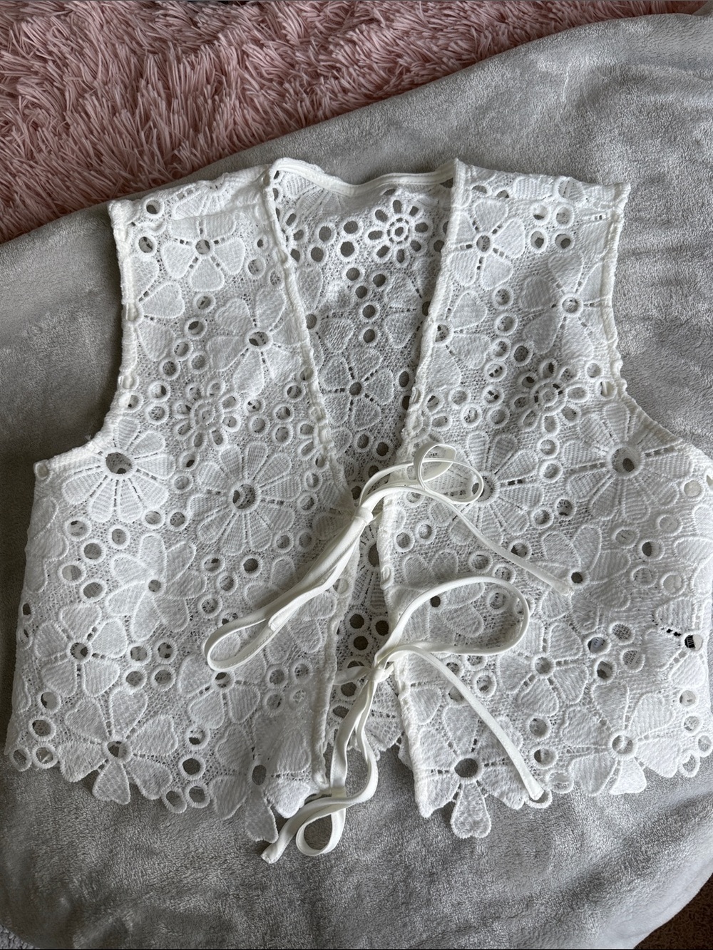 SHEIN White Crochet Lace Tie-Front Vest